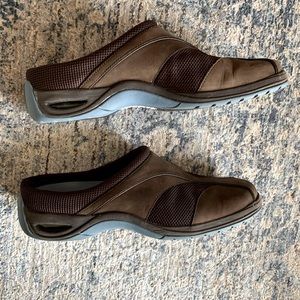 Cole Haan 9.5 B EUC brown shoes Nike Air